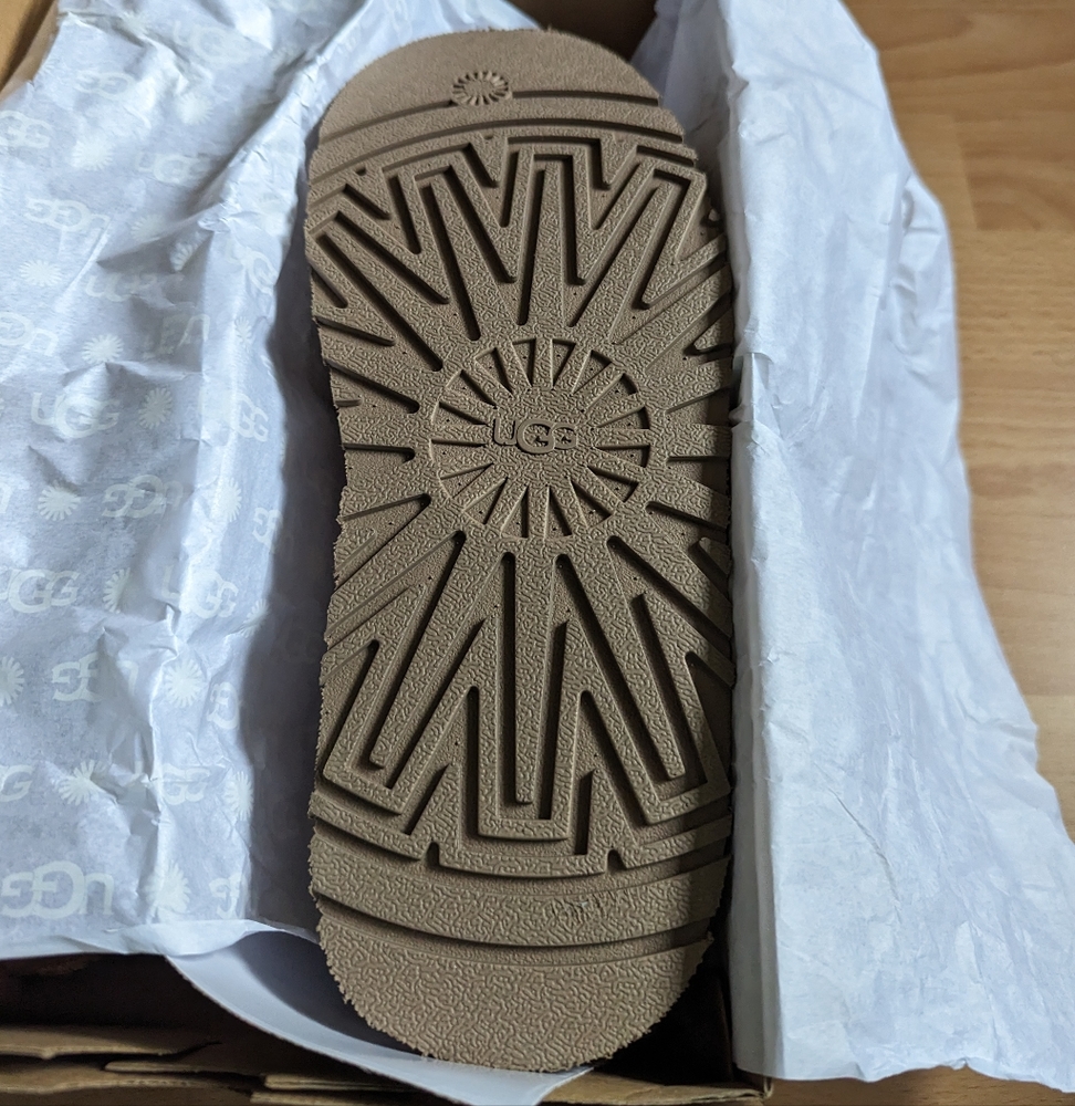 Authentic Brand New in Box UGG Tazz Platform (Size 7-Chestnut) - Picture 3 of 9